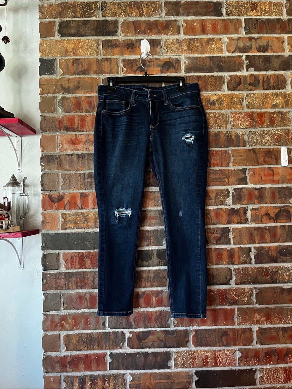 Time and Tru Women’s Dark Wash Distressed Skinny Denim Jeans Size:12P